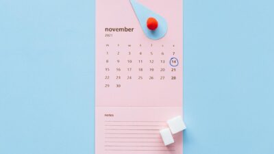 Calendar with November 2021 highlighting World Diabetes Day, a symbol for diabetes awareness.
