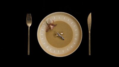 round plate, fork and knife